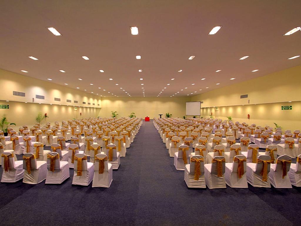 The Golden Palms Hotel & Spa Chik Banavar Ngoại thất bức ảnh