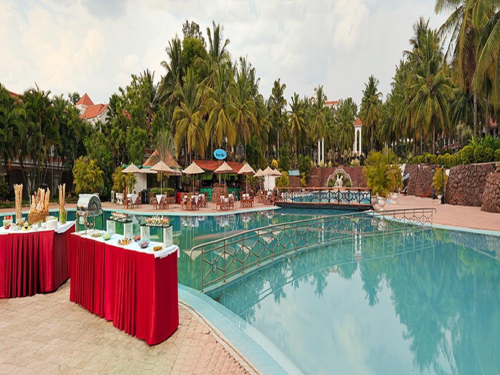 The Golden Palms Hotel & Spa Chik Banavar Ngoại thất bức ảnh