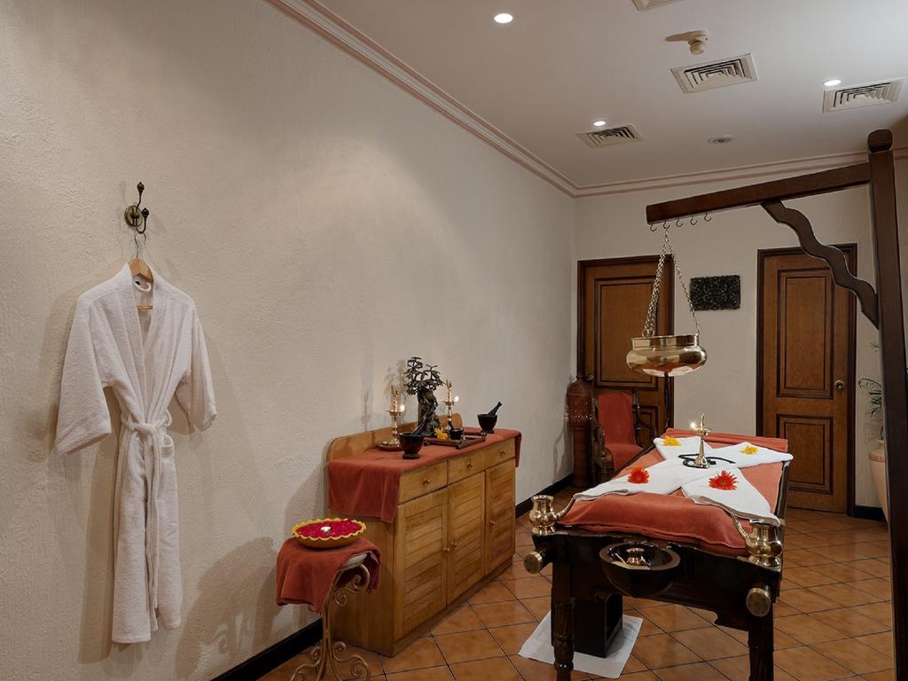 The Golden Palms Hotel & Spa Chik Banavar Ngoại thất bức ảnh