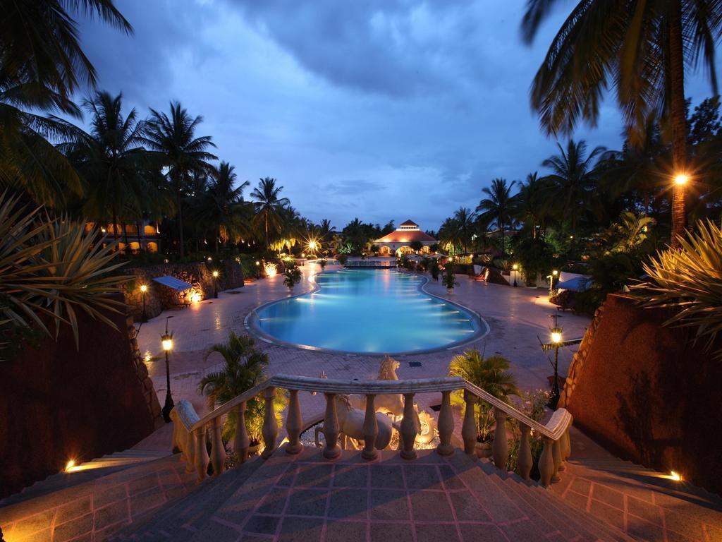 The Golden Palms Hotel & Spa Chik Banavar Ngoại thất bức ảnh