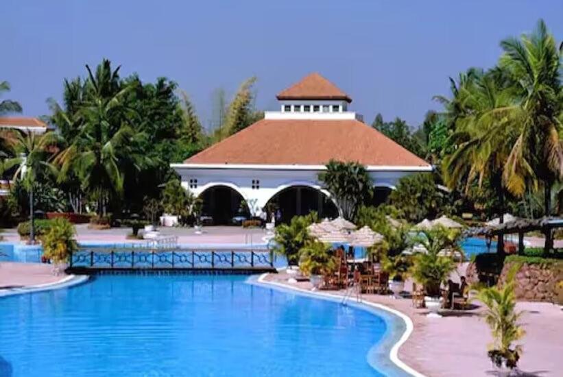 The Golden Palms Hotel & Spa Chik Banavar Ngoại thất bức ảnh